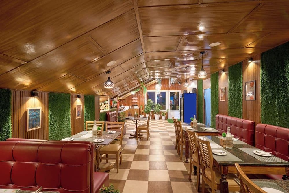 Restaurant at Treebo Roshan House